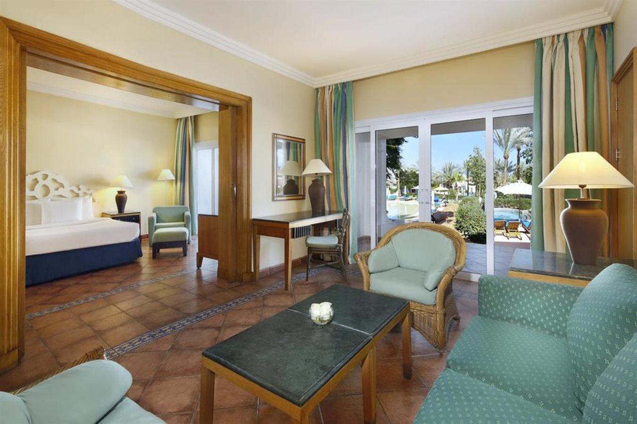 Sharm Dreams Vacation Club - Aqua Park Hotel ภายนอก รูปภาพ A suite at the Hilton Sharm El Sheikh Resort