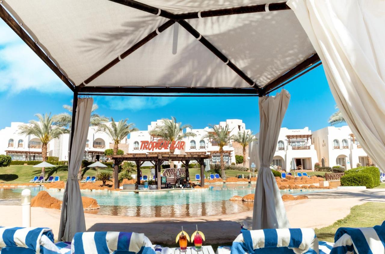 Sharm Dreams Vacation Club - Aqua Park Hotel ภายนอก รูปภาพ The swimming pool at the hotel